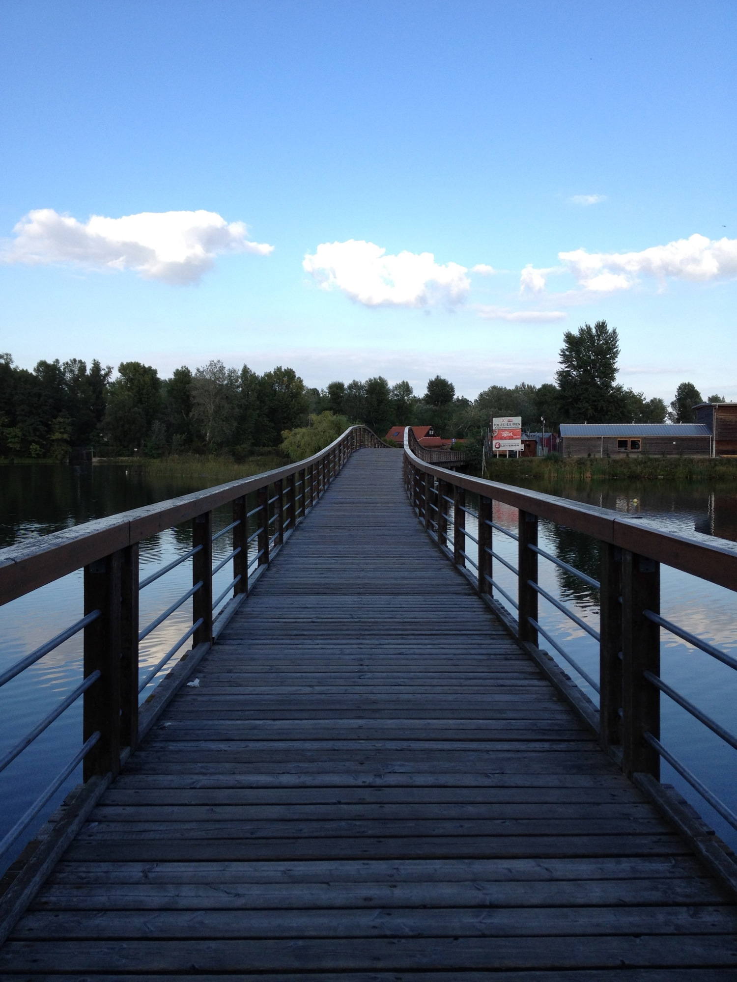 Brücke zum Kleingartenparadies