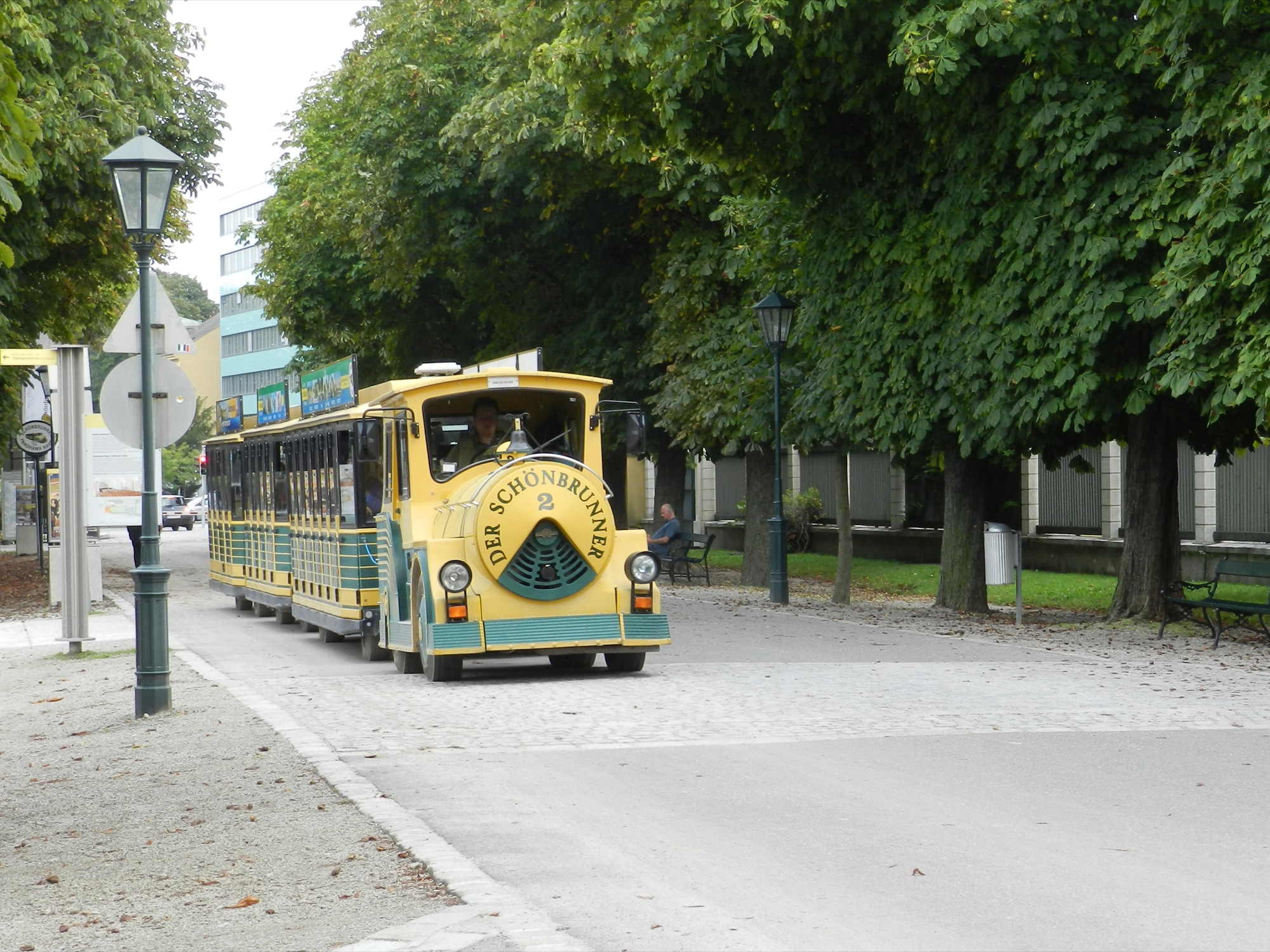 Schummelzug: Schönbrunn Schlosspark Express