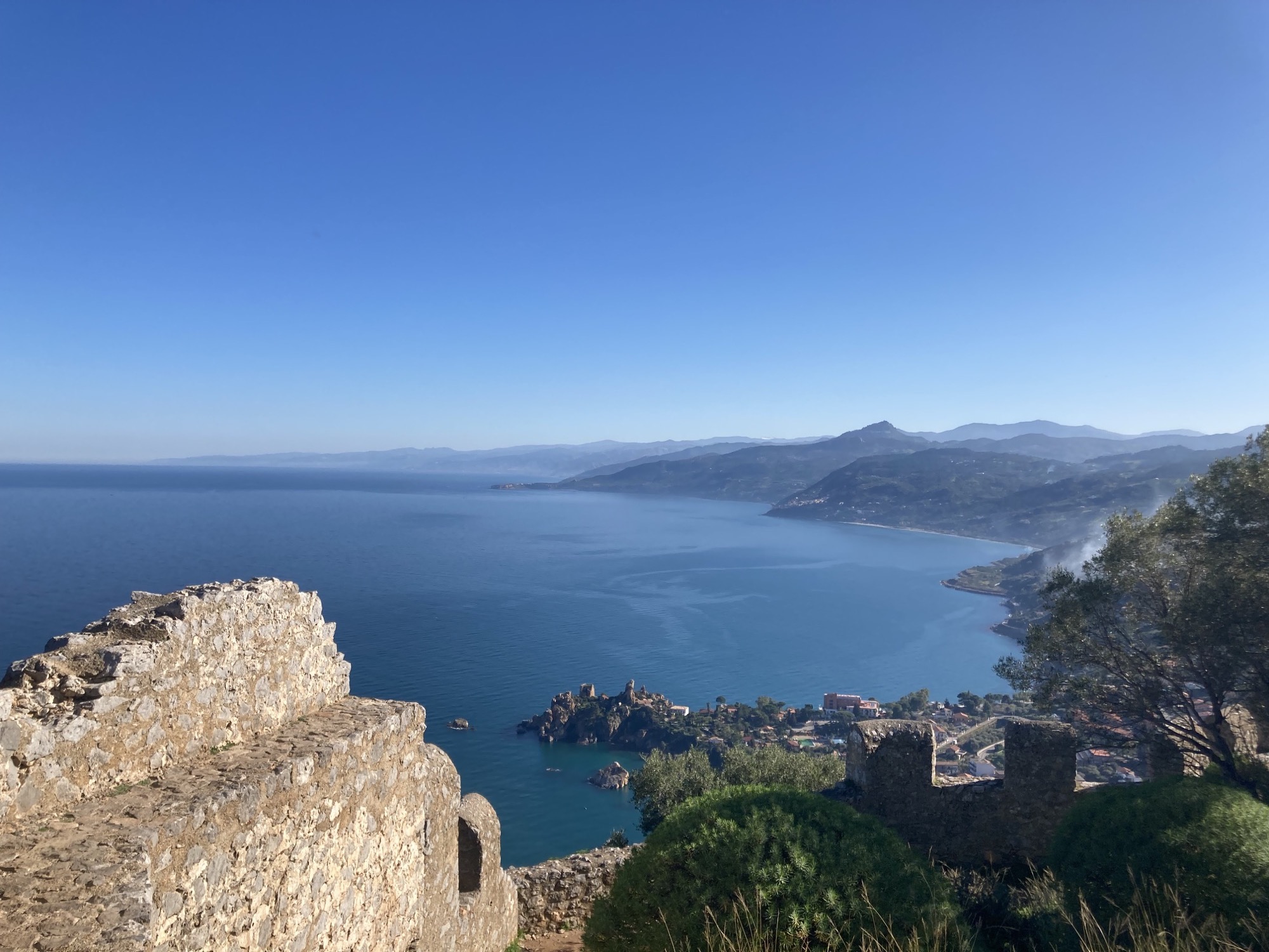 Blick Richtung Palermo vom Gipfel des Rocca di Cefalú